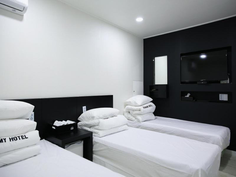 Ekonomy Hotel كومي المظهر الخارجي الصورة