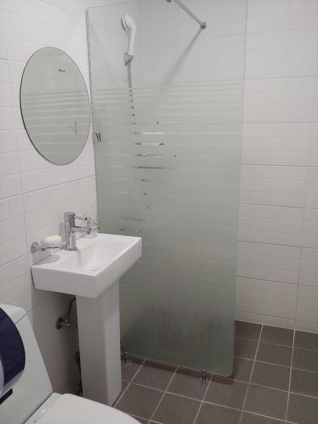 Ekonomy Hotel كومي المظهر الخارجي الصورة