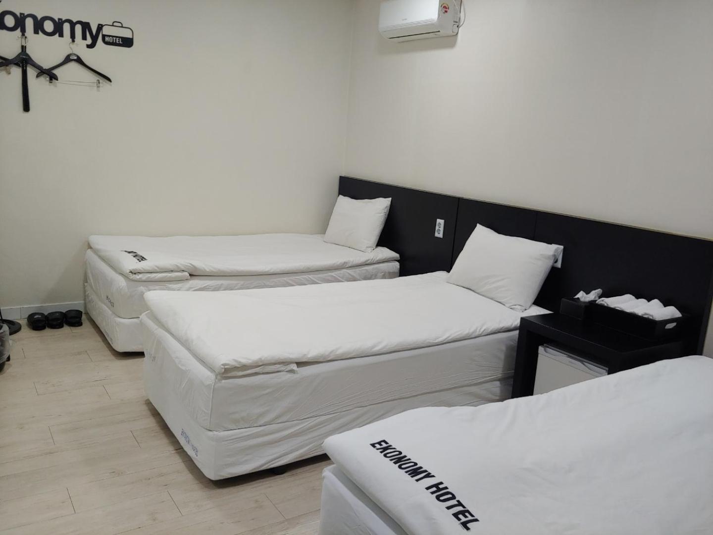 Ekonomy Hotel كومي المظهر الخارجي الصورة